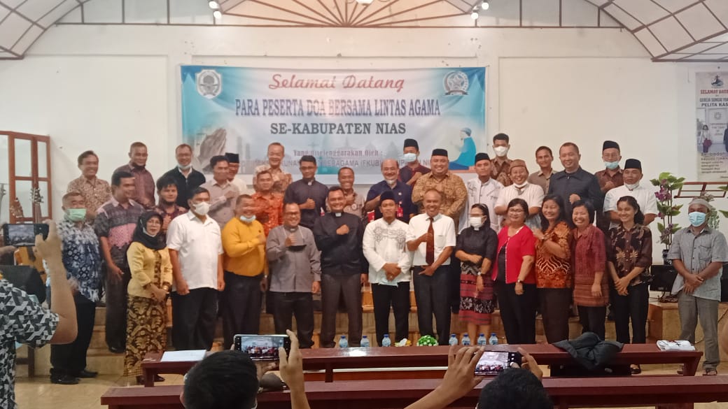 Bersama FKUB Kab.Nias Kaban Kesbangpol Buka Resmi Doa Bersama Lintas Agama