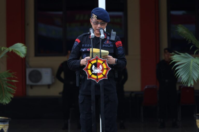 Wadansat Brimob Polda Banten Pimpin Upacara Hari Kesadaran Nasional
